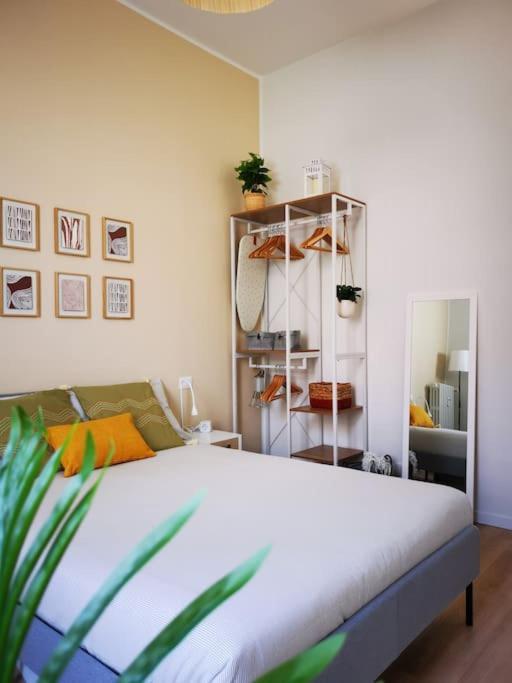 דירות מילאנו Sunny Flat 50 Meters From The Metro מראה חיצוני תמונה