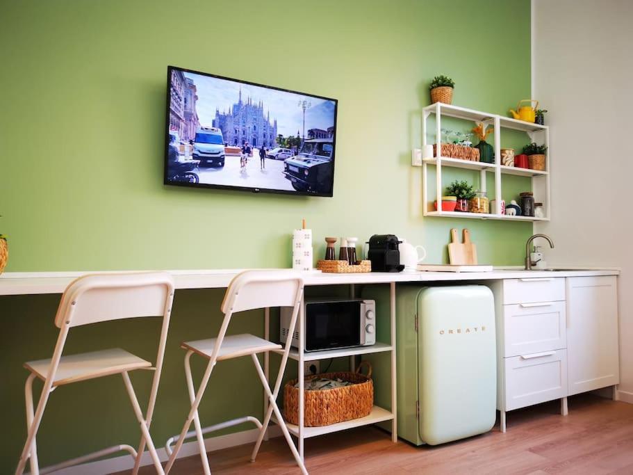 דירות מילאנו Sunny Flat 50 Meters From The Metro מראה חיצוני תמונה
