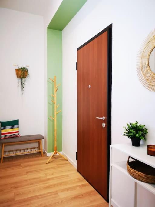 דירות מילאנו Sunny Flat 50 Meters From The Metro מראה חיצוני תמונה