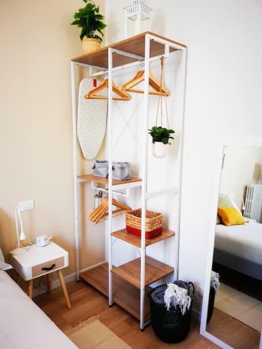 דירות מילאנו Sunny Flat 50 Meters From The Metro מראה חיצוני תמונה